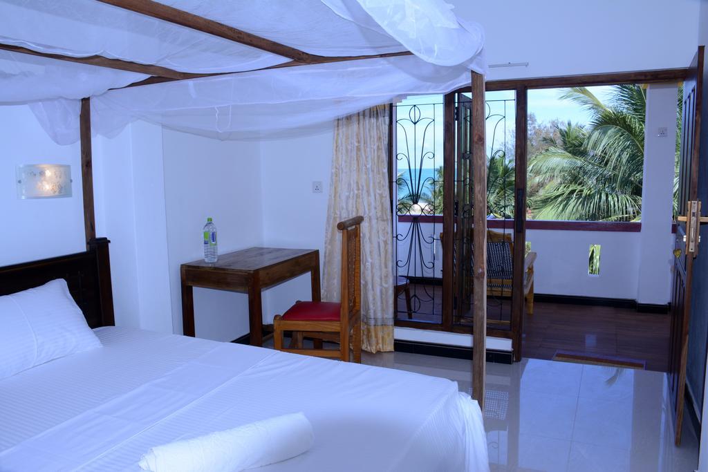 Blue Sand Hotel Arugambay Аругам Экстерьер фото