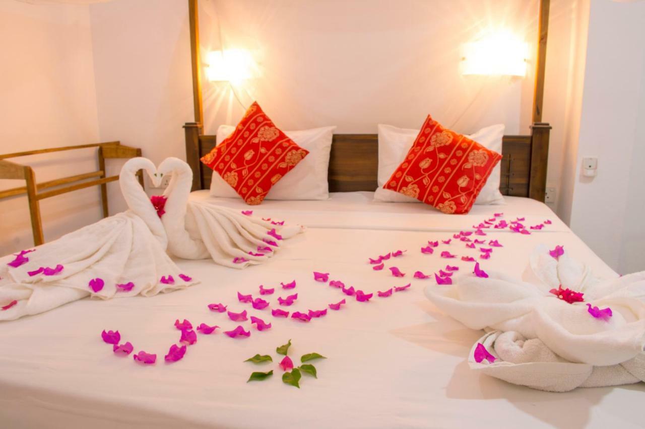 Blue Sand Hotel Arugambay Аругам Экстерьер фото