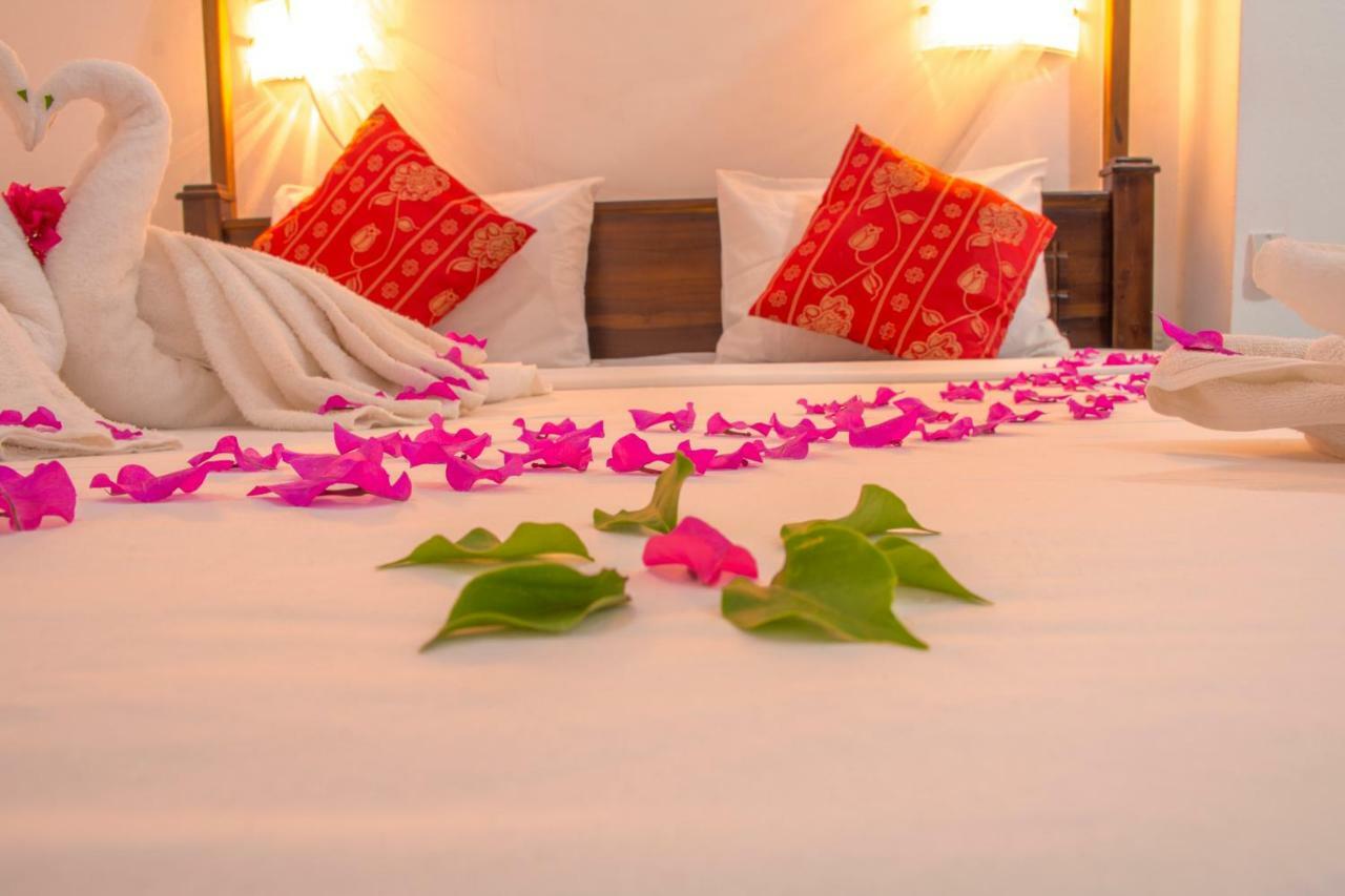 Blue Sand Hotel Arugambay Аругам Экстерьер фото
